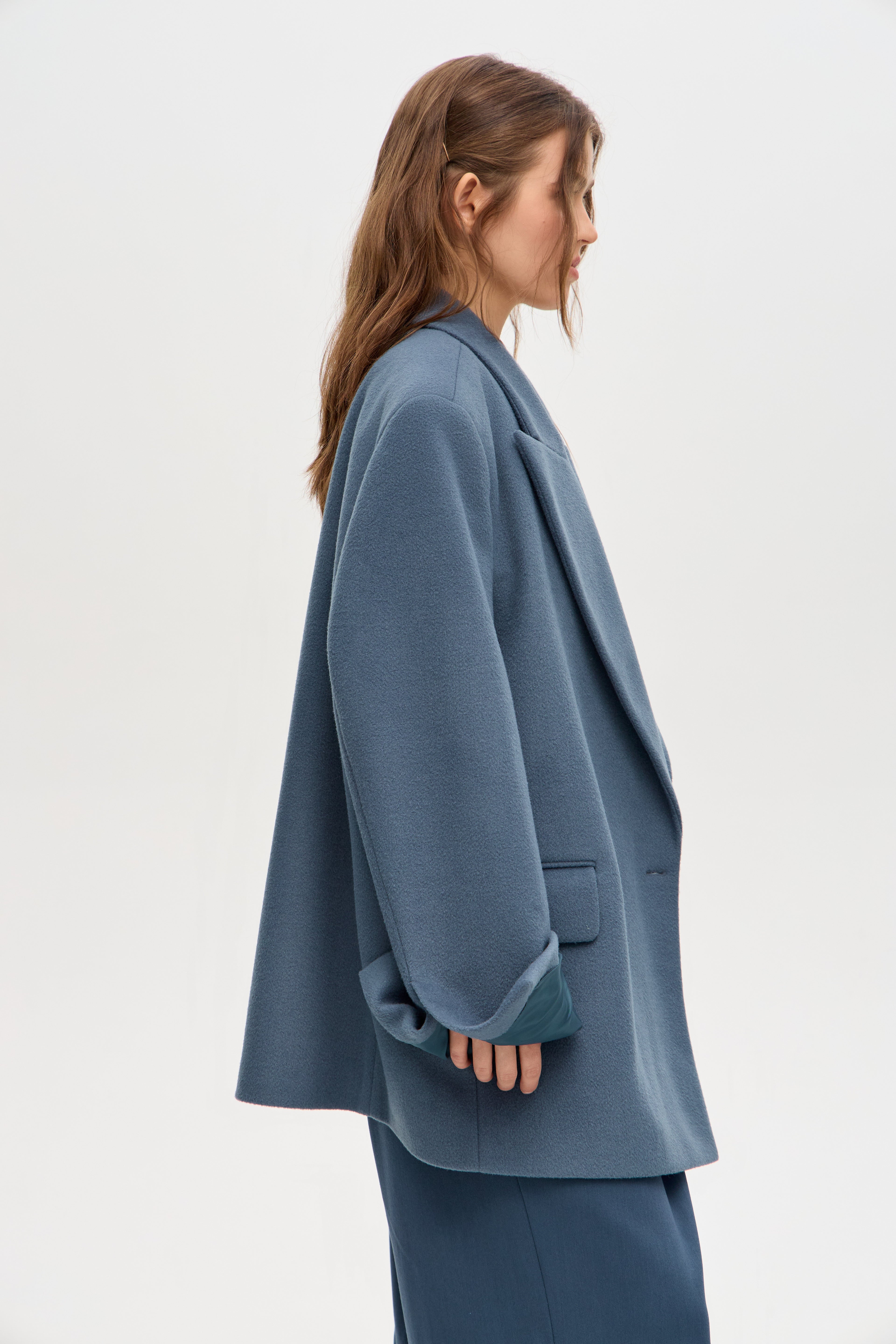 Oversized smocking-coat