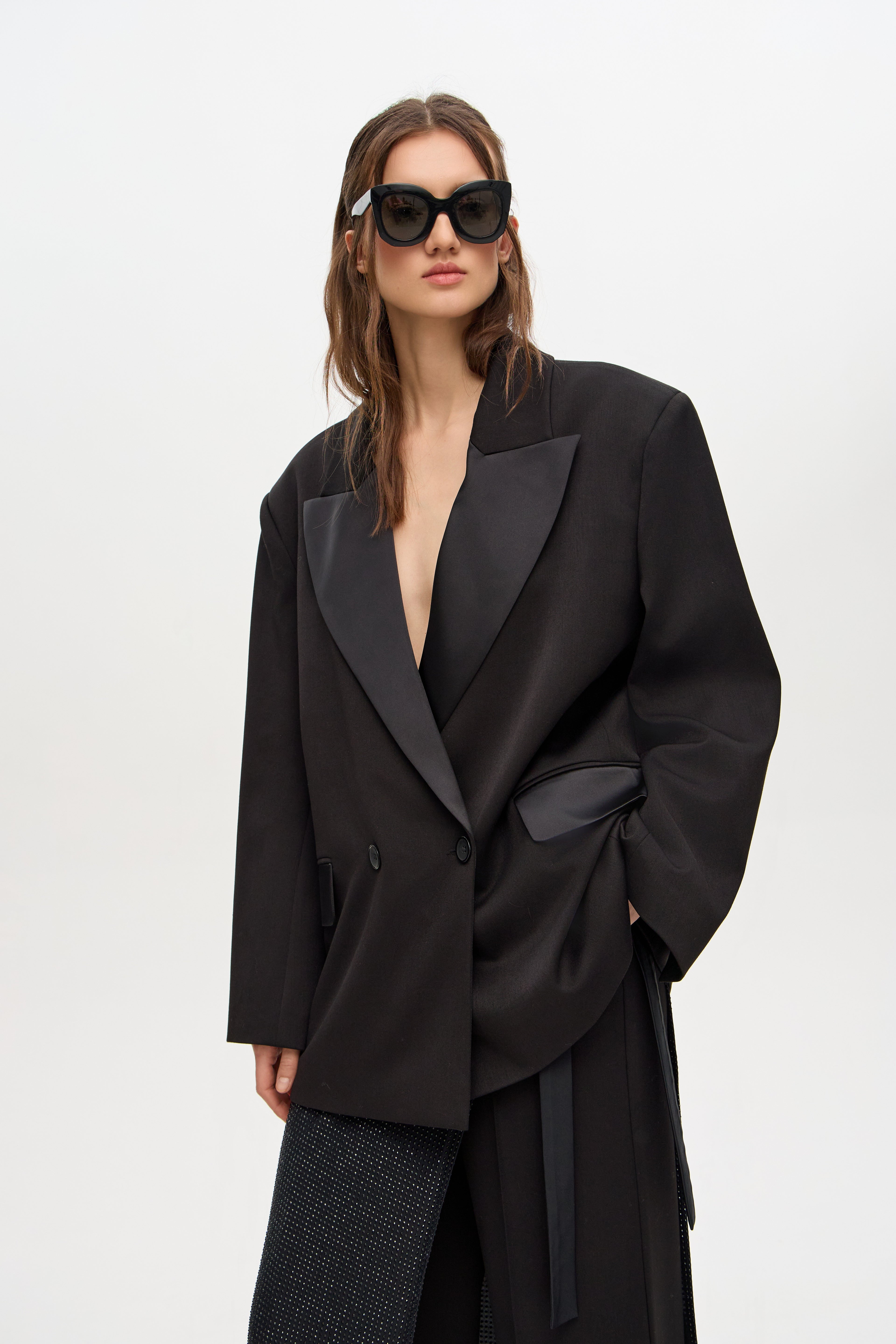 Oversized tuxedo blazer