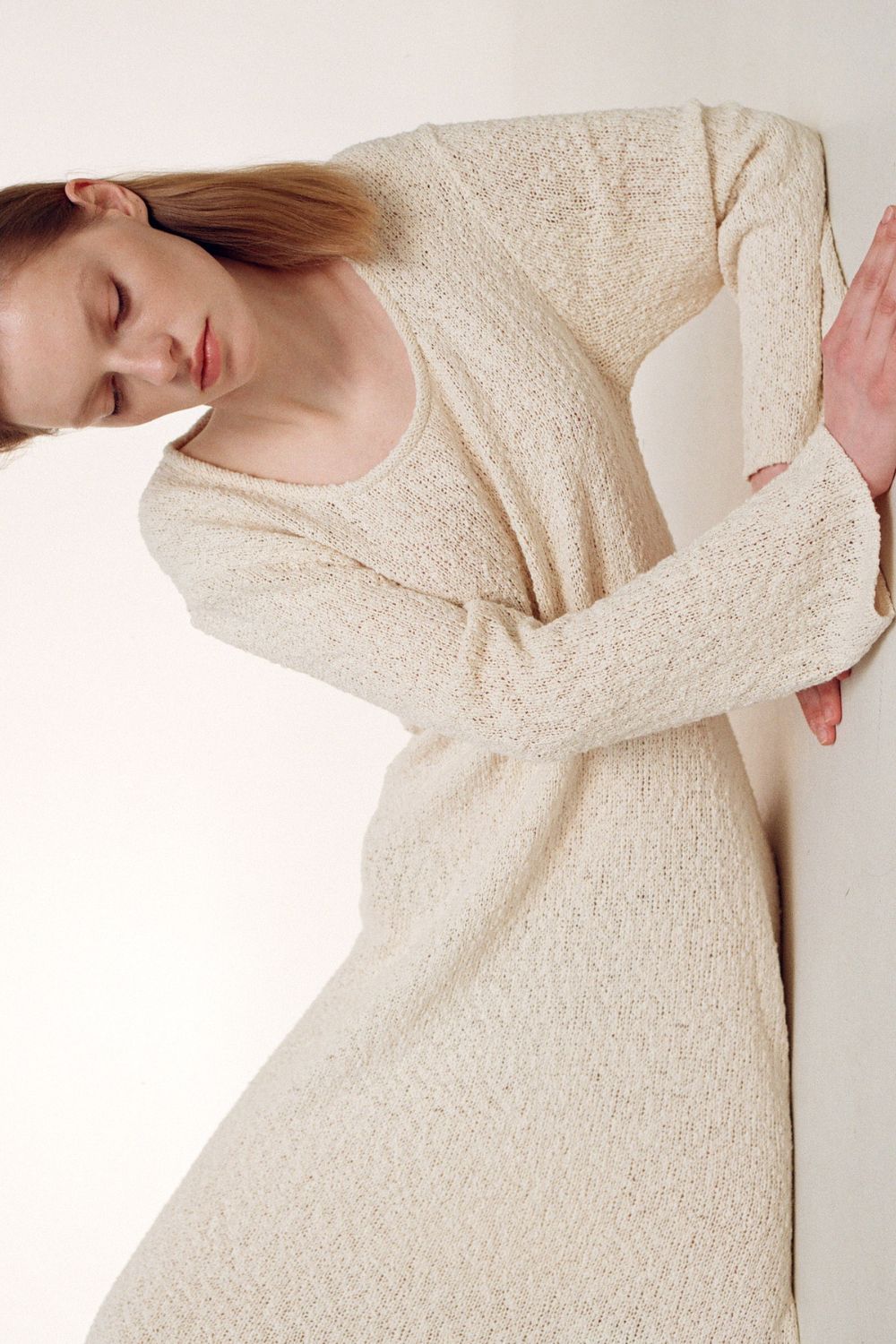 Трикотажна максі-сукня з довгим рукавом