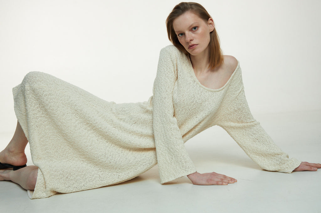 Трикотажна максі-сукня з довгим рукавом