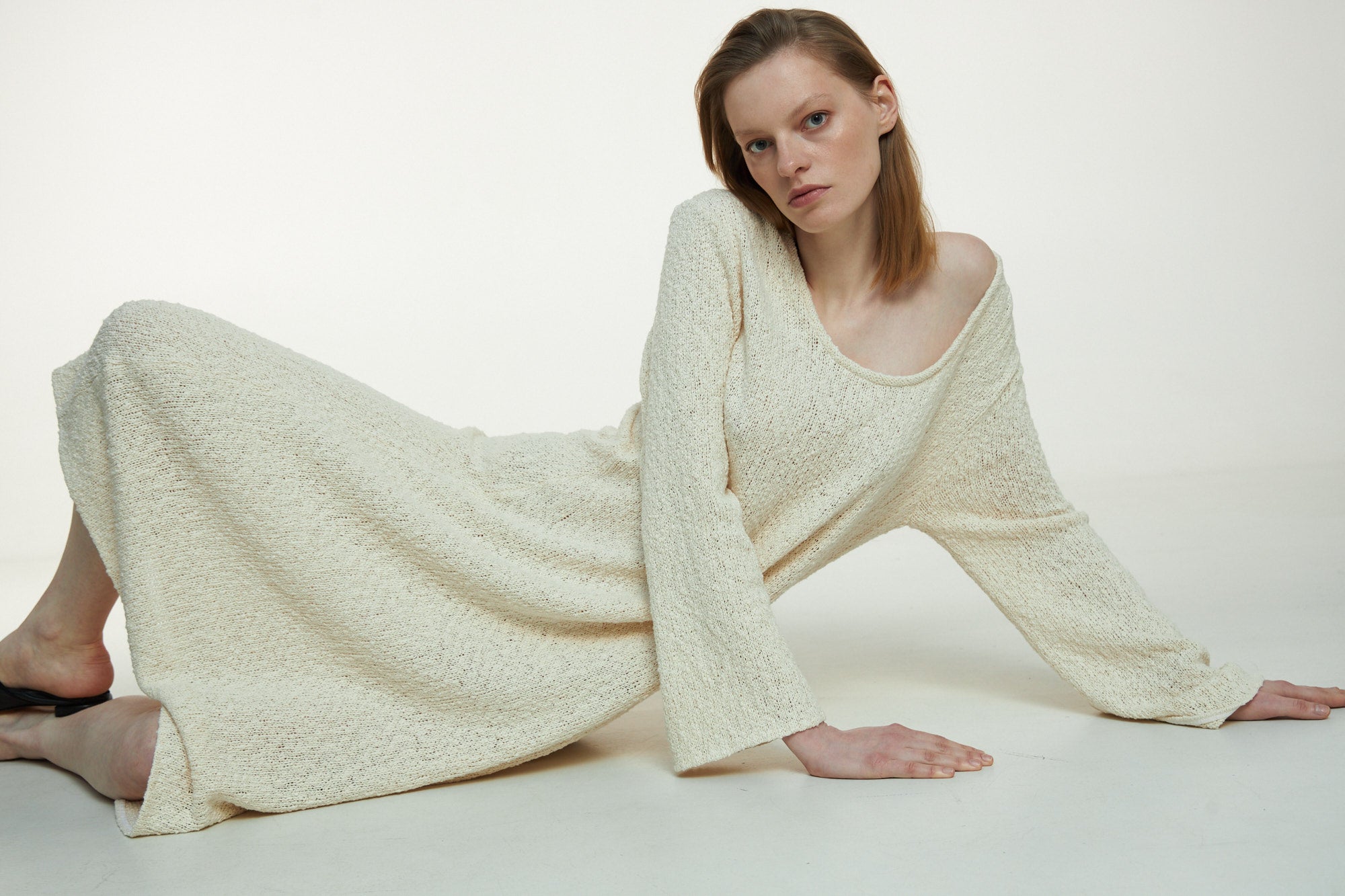 Трикотажна максі-сукня з довгим рукавом