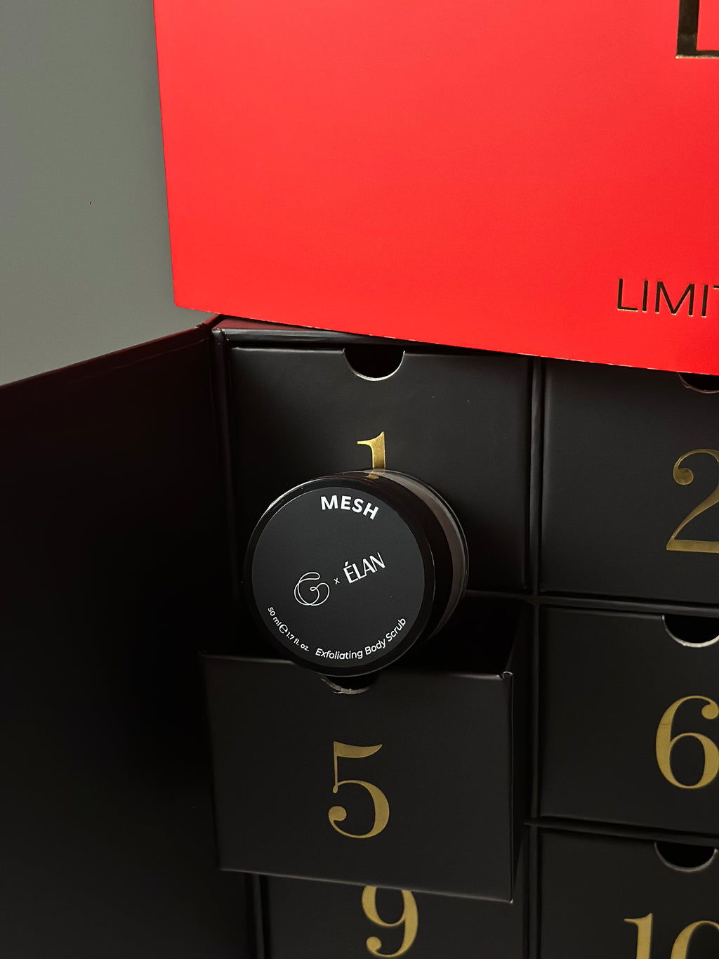 GASANOVA x ÉLAN Advent Calendar