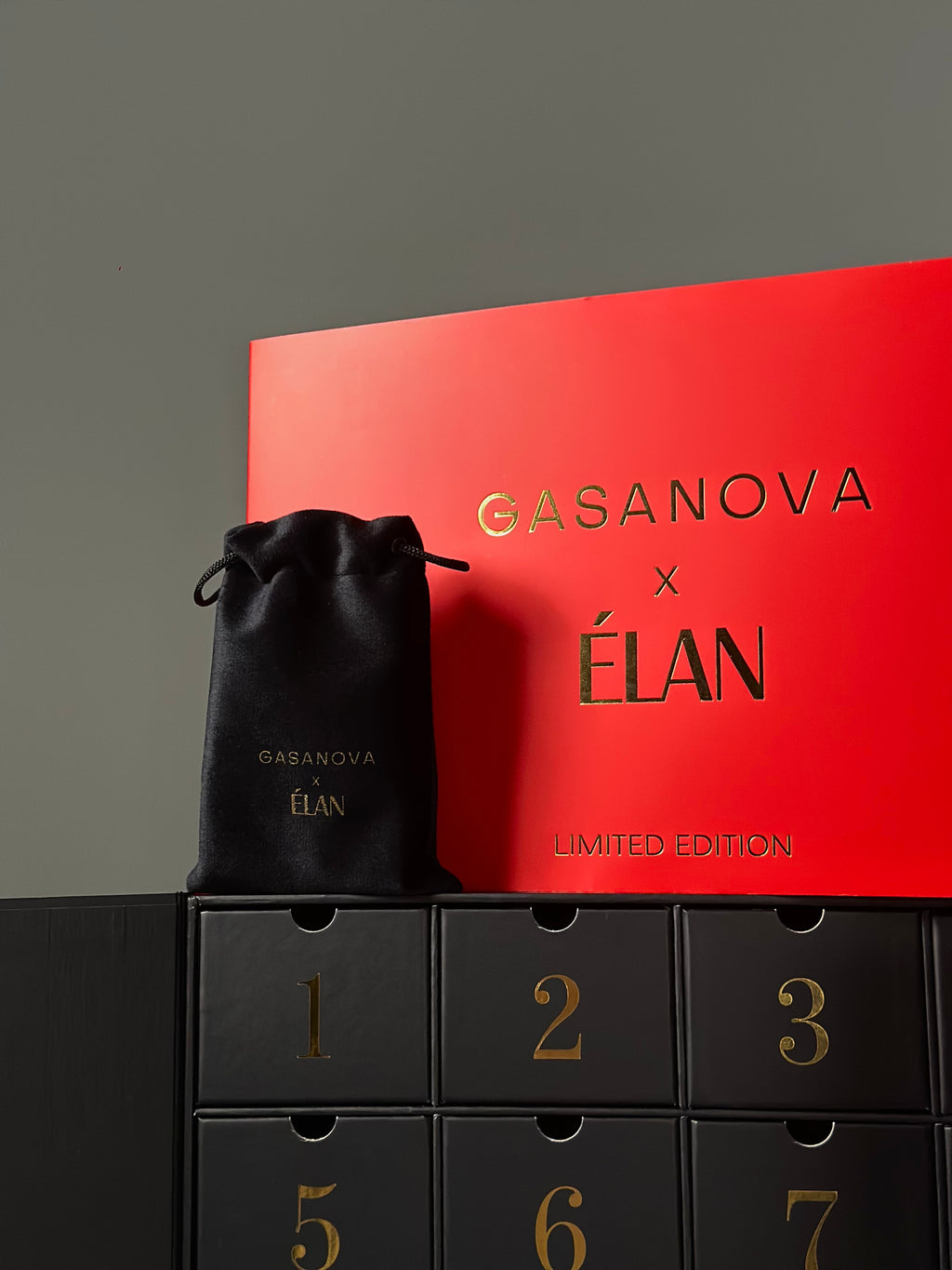 GASANOVA x ÉLAN Advent Calendar