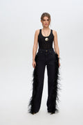 Wide jeans with feathers